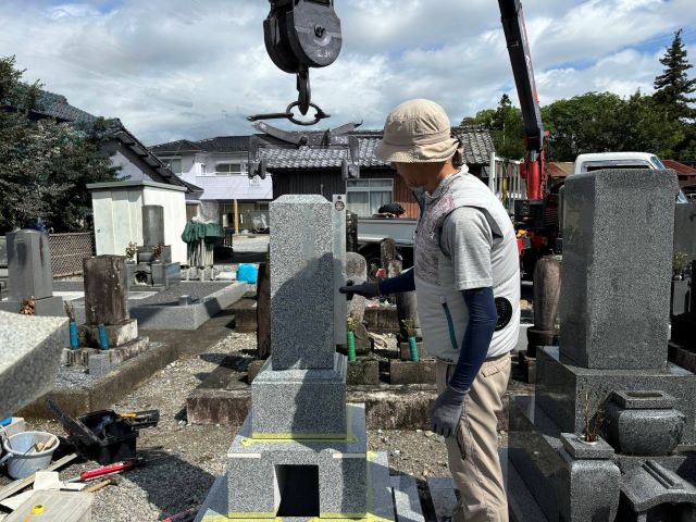 大垣市如来寺　新しいお墓の建立　③愛媛県産大島石の墓石建立